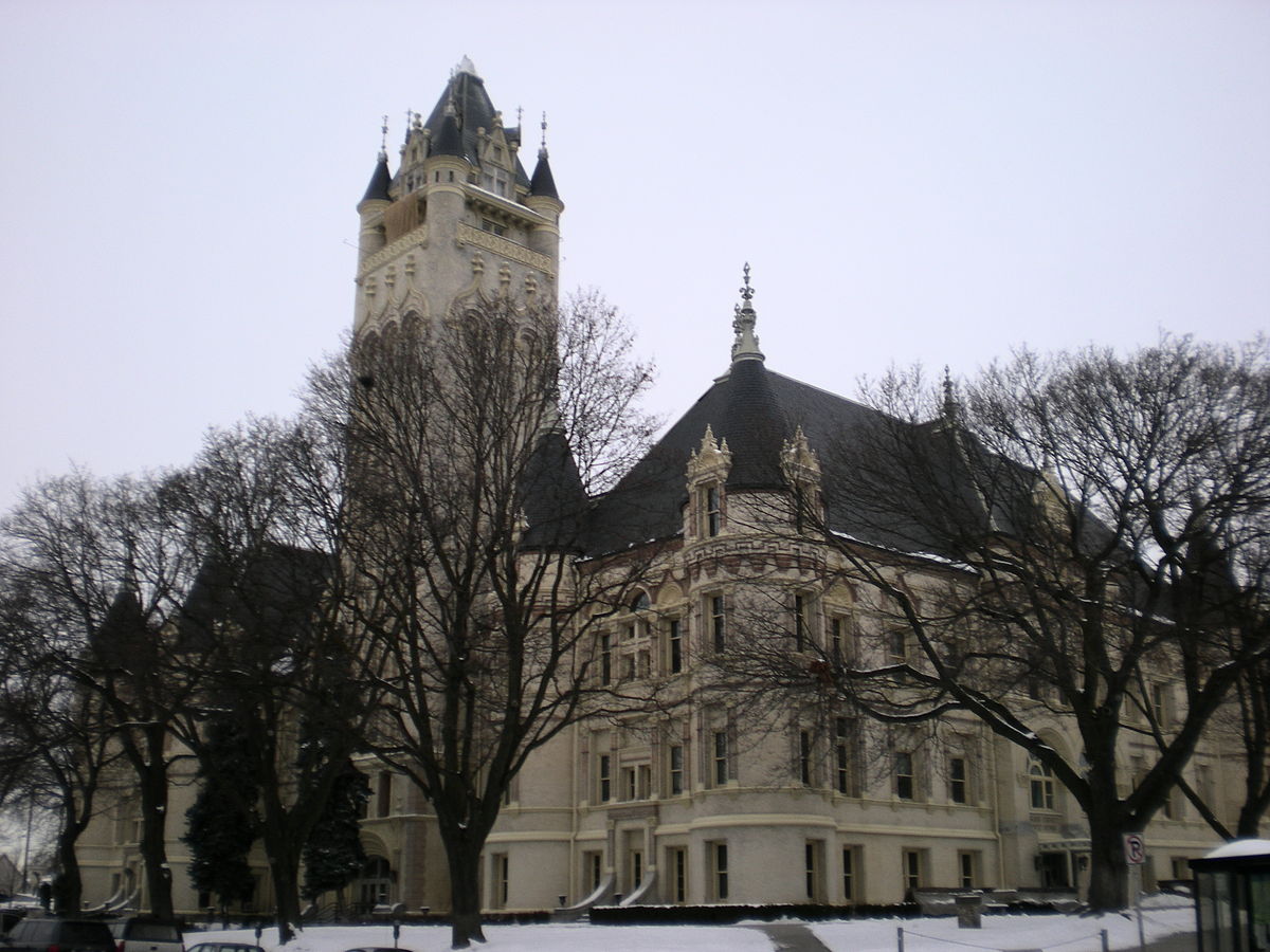 Photo of the Spokane County Courthouse